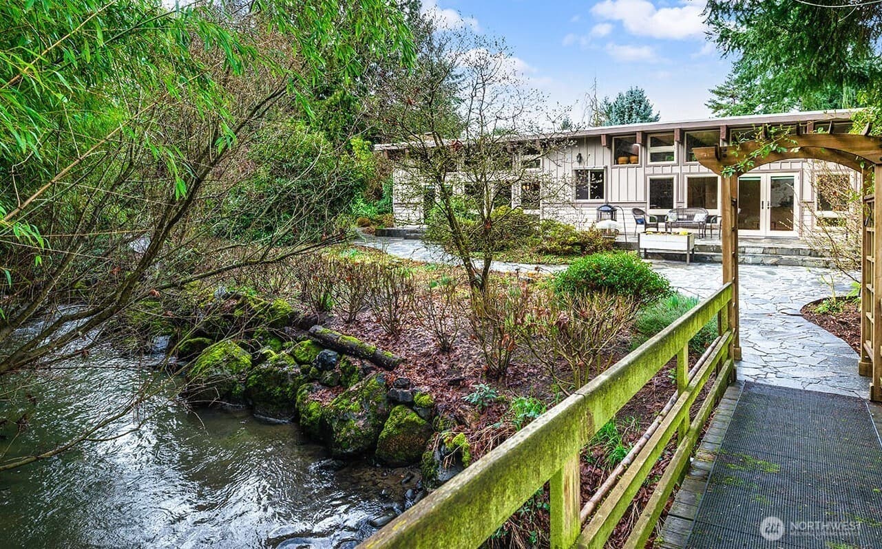 Property at 16 Cascade Key