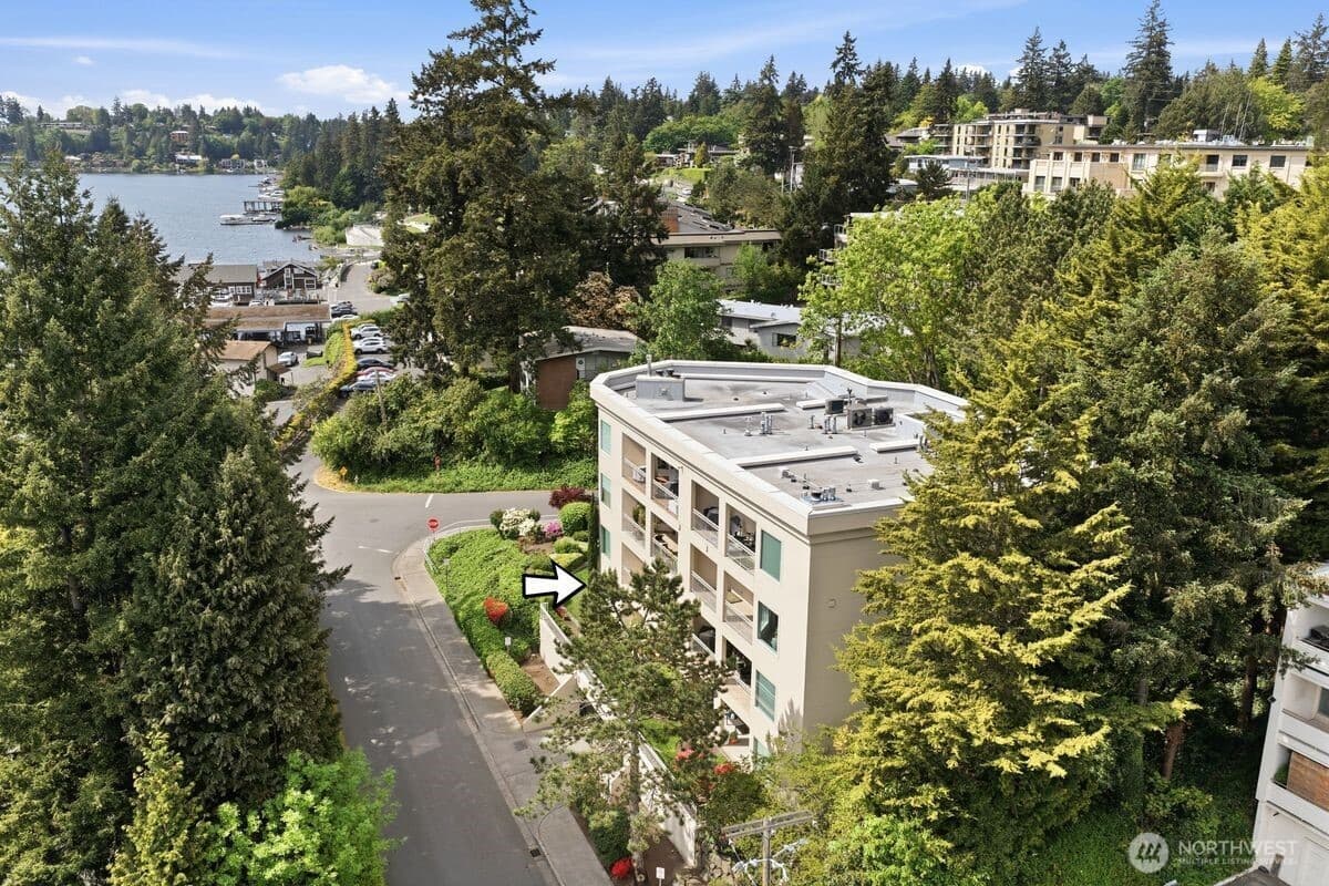 Property at 10000 Meydenbauer Way SE #1